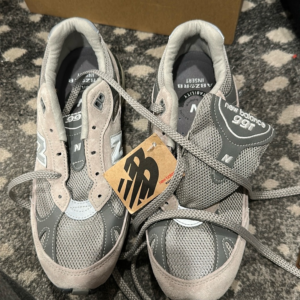 NWT NEW BALANCE 991 size 7.5